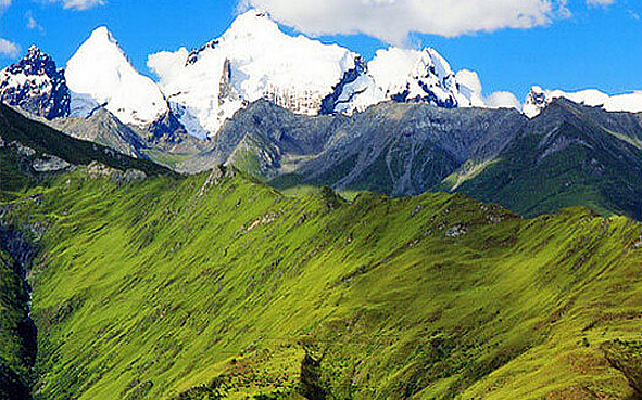 山南市-加查县-布丹拉山（5088米）风景区