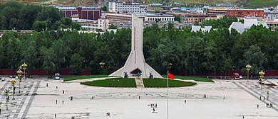 拉萨市-城关区-布达拉宫广场·西藏和平解放纪念碑