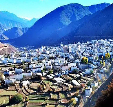 甘孜州-乡城县城-香巴拉镇·（白藏房）风景旅游区