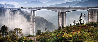 雅安市-荥经县-大相岭·腊八斤大桥（亚洲第一高墩）风景区