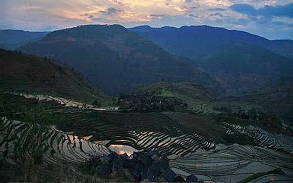 楚雄州-双柏县-鄂嘉镇-哀牢山·鄂嘉梯田风景区