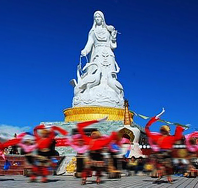 玉树州-治多县城-加吉博洛镇-珠姆广场·森姜珠姆（格萨尔王王妃）故里风景旅游区