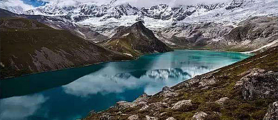 山南市-洛扎县-色乡-措玉村-白玛林错湖（库拉岗日雪山）风景区